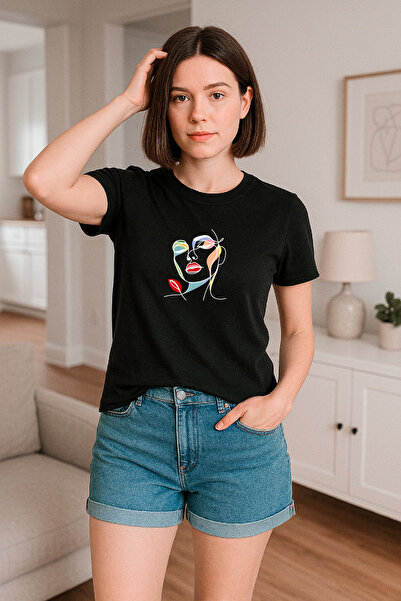 HUBERYWEAR Дамска черна тениска с цветен портретен принт, свободна кройка – H...