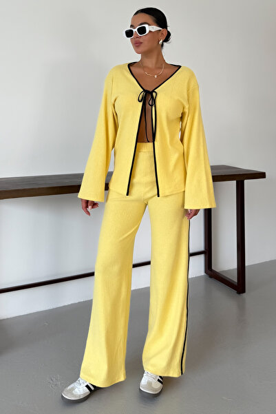 MODAGEN Kadın Sarı Ön Bağlama Detaylı Biyeli Alt-Üst Pantolonlu Takım