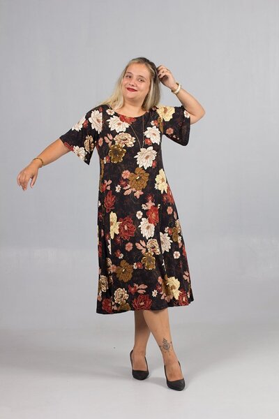 Truva XXL Φόρεμα με λουλουδάτο σχέδιο από βισκόζη λύκρα σε μεγάλο μέγεθος