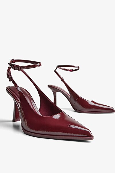 Bershka Arkası bantlı topuklu ayakkabı