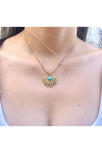 milayk قلادة من الفولاذ الذهبي مع تفاصيل حجر أزرق نصف زهرة