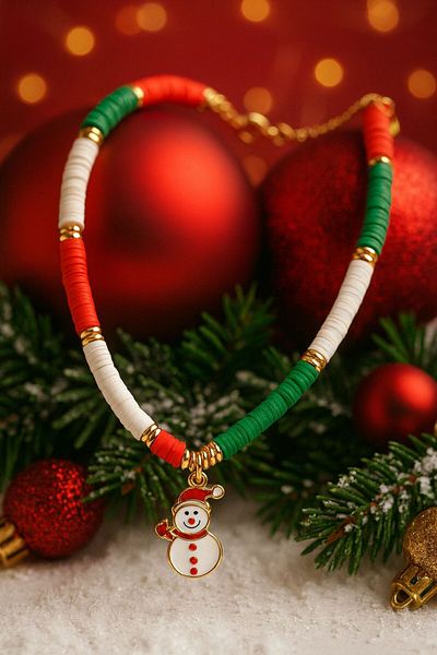 Bee's Knees Necklace New Year Theme