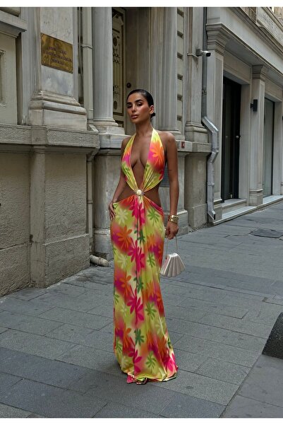 GLAMMOSS L'Atelier Φόρεμα με ψηλό σκίσιμο με αξεσουάρ με τροπικό λουλουδάτο σ...