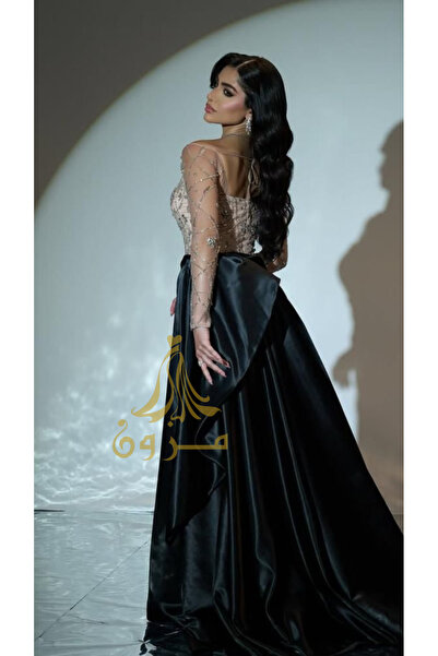 Narin Boutique Luxurious crystal-embellished evening dress