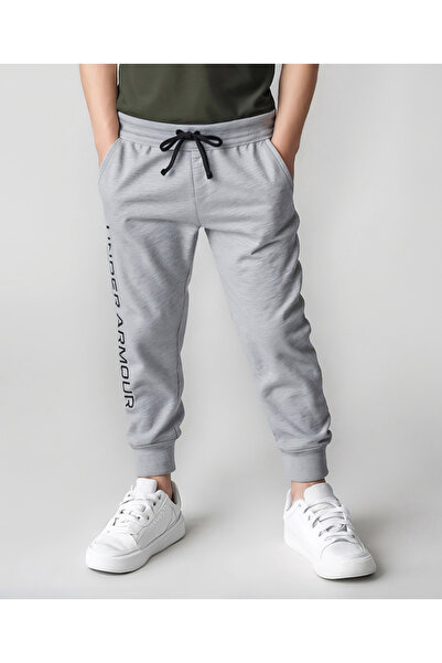 Under Armour بنطال رياضي جرافيكي من رايفال - رمادي