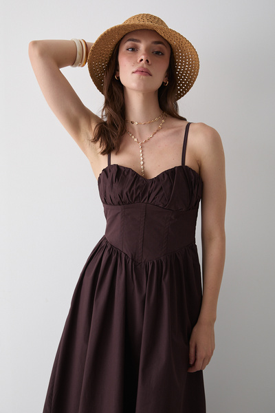 Laluvia Καφέ φόρεμα ποπλίνα με λεπτομέρεια μέσης - 2001