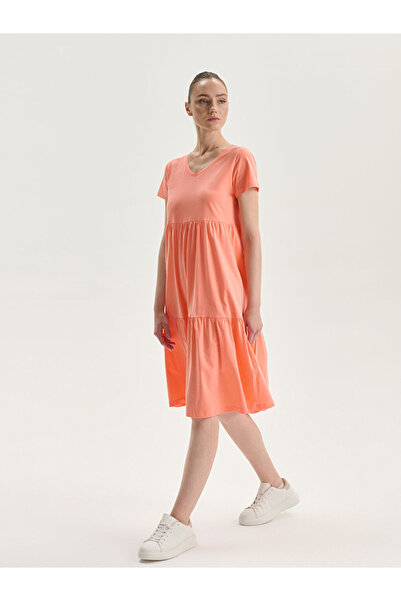 LC Waikiki New season from güli̇s gi̇yi̇m coral v-neck dress