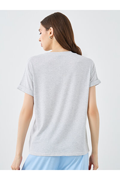 Styli Solid Round Neck Regular Fit T-Shirt