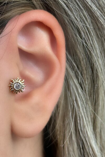 TAKIŞTIR Altın Renk Güneş Figürlü Çelik Tragus/Kıkırdak Küpe/Piercing (Tek)