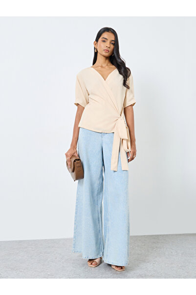 Styli Solid V-Neck Wrap Top