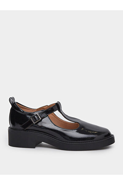 Styli Pointed Toe Sling Back Buckle Detail Shoes