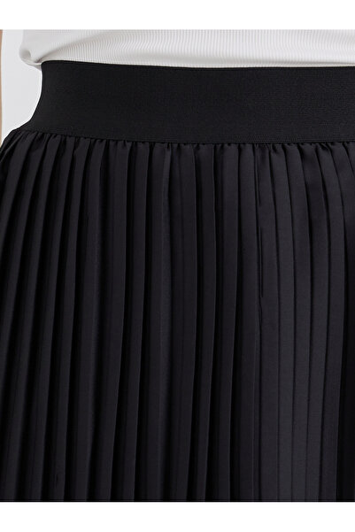 Styli Solid Pleated Midi Skirt