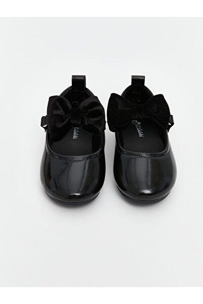 LC Waikiki Shining Store'dan Işıltılı Seçimler | Deri Görünümlü Kız Bebek Babet