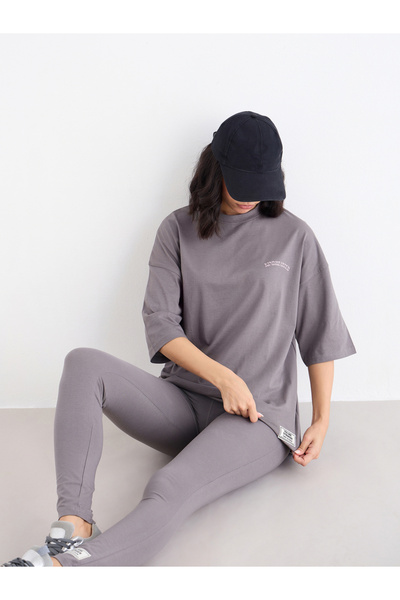 Styli Oversized Slogan T-Shirt and Badge Detail Leggings Co-Ords