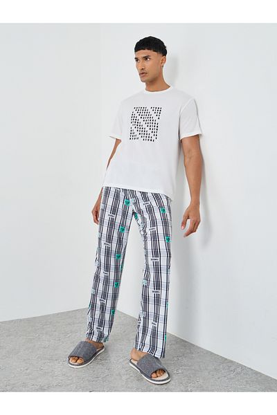 Styli Graphic Print T-Shirt and Checkered Pyjama Set