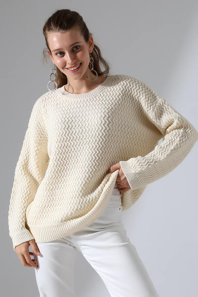 ALCHON Round Neck Long Sleeve Zigzag Walking Pattern Loose Relaxed Fit Winter Knitwear Sweater