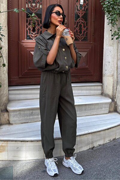 THE VOLER Ελαστικό άνετο κοστούμι με λεπτομέρεια με χρυσά κουμπιά - ΧΑΚΙ