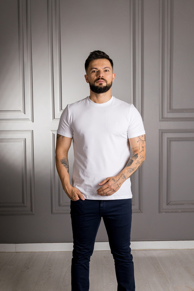 Sarar Βαμβακερό βασικό λευκό μπλουζάκι με λαιμόκοψη 0 και κανονική εφαρμογή