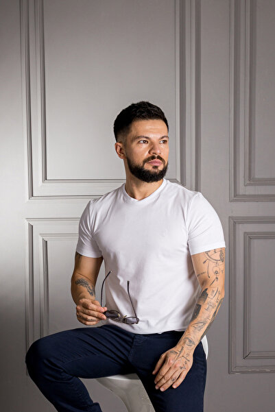 Sarar Βαμβακερό βασικό λευκό μπλουζάκι με λαιμόκοψη 0 και κανονική εφαρμογή