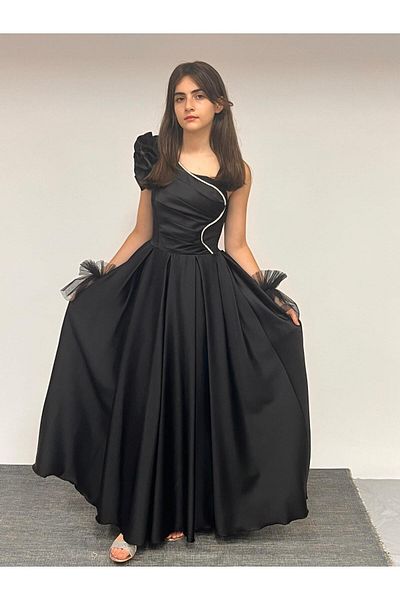 BUTİKHAPPYKİDS Girls' Evening Dress Satin Black One-Shoulder Satin Tulle and Stone Detailed Evening Dress with Gloves 10-15 Years