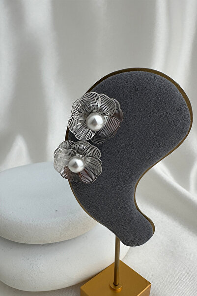 Modex Top Pearl Detail Wire Flower Studded Elegant Earrings (2cm)