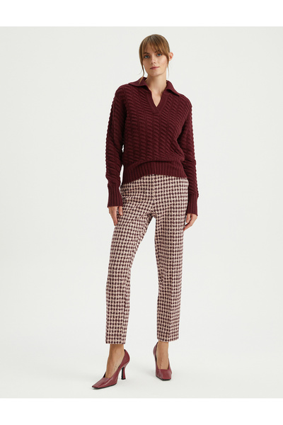 BGN workshop سترة يون كاريزيم منقوشة برقبة على شكل حرف V