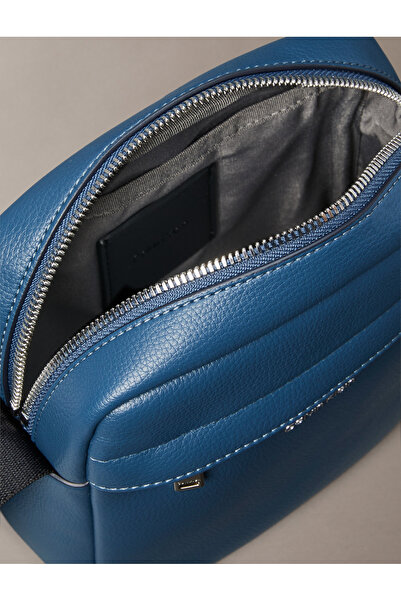 Calvin Klein Calvin Klein Men Moonlit Ocean Micro Pebble Raised Crossbody Camera Bag