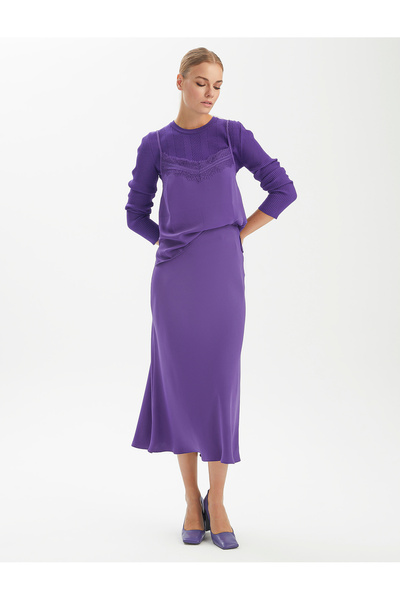 BGN workshop قميص داخلي من الساتان مع تفاصيل من الدانتيل