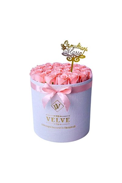 velve Aranjament Radiance, cutie alba, cu 25 trandafiri din sapun, topper " L...