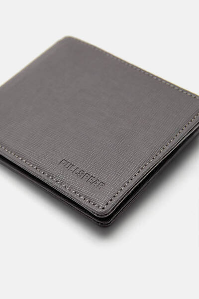 Pull & Bear Textured wallet