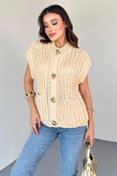 Cappmoda Trk-05311 Cream Thick Knitted Pocket Button Detailed Knitwear Vest