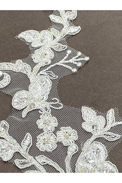 karantuhafiye Μοντέλο πεταλούδας με απλικέ με χάντρες / Σετ 2 τεμαχίων / Κρέμα