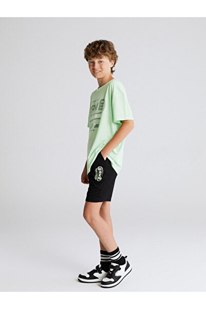 LC Waikiki Rmz Gi̇yi̇m Farkiyla Zero Roba Collar Boys' T-Shirt and Shorts