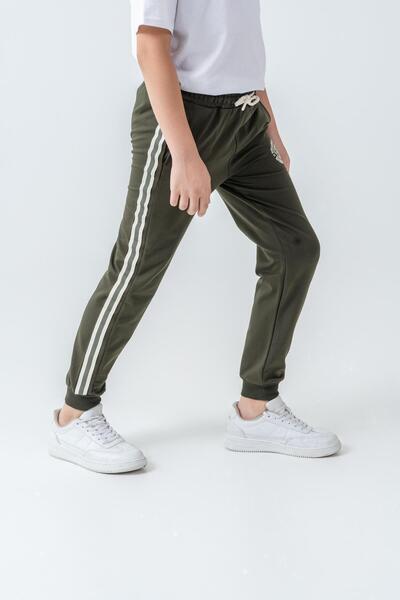 Mışıl Kids Παγκόσμια εμπριμέ αγορίστικη φόρμα με ρίγες στα πλαϊνά