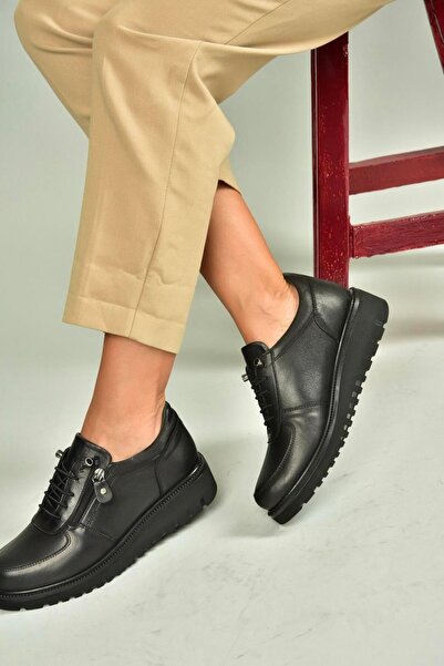 Fox Shoes U555040403 Черни дамски обувки от естествена кожа за всеки ден