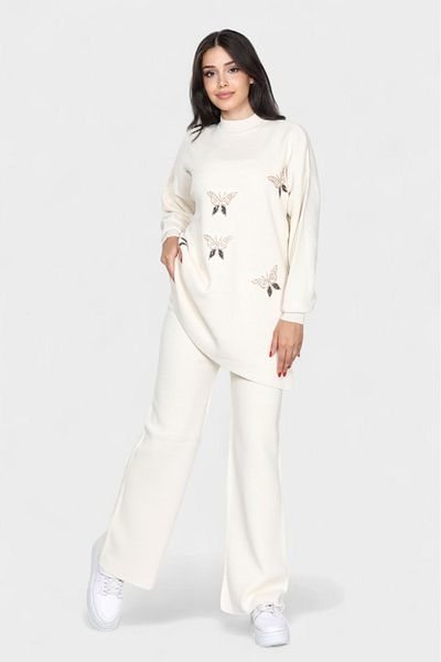 NEWCO Comfortable and Stylish Side Slit Knitwear Double Set Butterfly Motif Stone Embroidered Top and Pants