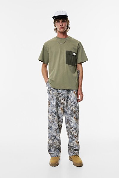 Pull & Bear T-shirt with nylon pocket