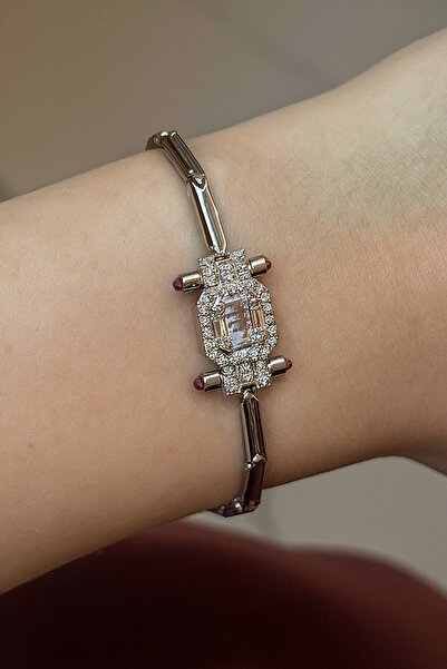 TAKIŞTIR سوار VIP YSX بتفاصيل حجر فضي اللون