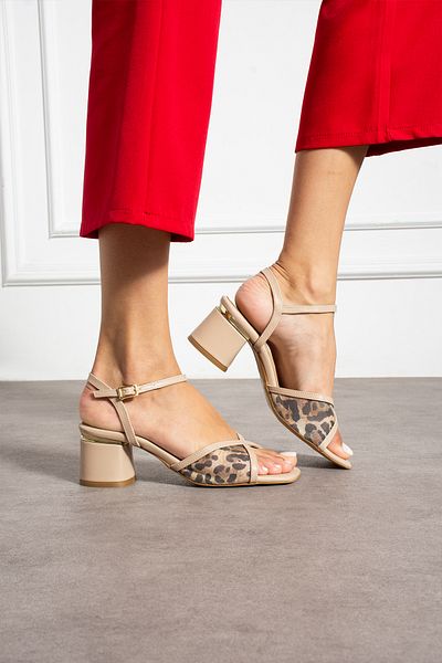 Güllü Shoes Beige Leopard Patterned Thick Heeled Sandals – Stylish and Comfortable Women's Summer Shoes