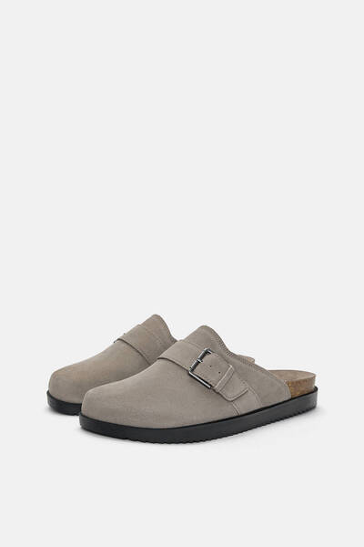 Pull & Bear Buckled leather clogs