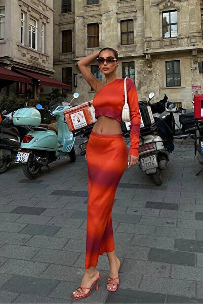 STİLVİA بدلة قصيرة غير متماثلة منسوجة من البولي إيليت باللون البرتقالي للسيدات