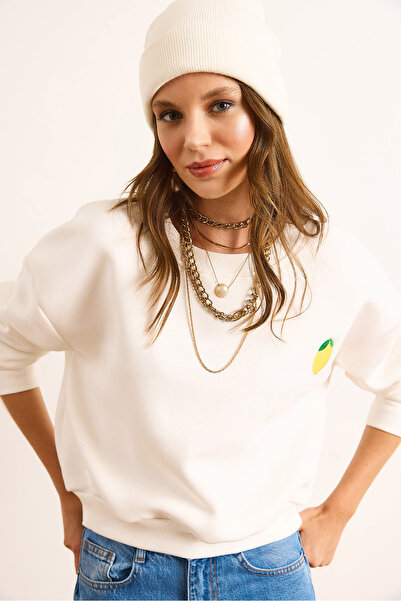 Olalook Kadın Ekru Limon Nakışlı İçi Polarlı Crop Kalın Sweatshirt SWT-19000716