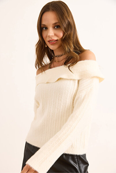 Olalook Women's Ecru Madonna Collar Soft Textured Beard Sweater Kzk-19000974