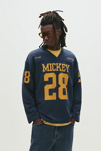 Pull & Bear Mickey Mouse futbol temalı sweatshirt