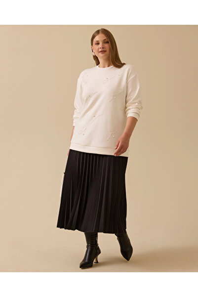 Gala-Xi Plus Size Embroidery Detailed Beaded Sweatshirt