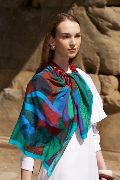 ED Scarf Eșarfă albastră ED Scarf Glaze Vase Pattern