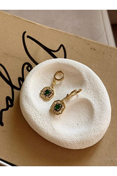 SHELA Yeşil Baget Taşlı Sallantılı Gold Çelik Küpe 782