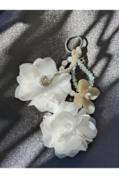 lemidor White Floral Pearl and Crystal Charm Keychain – Women's Bag Ornament & Gift