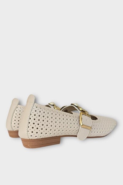 Liger Women's Pearl and Seal Accessory Strap Ballerina Cream - Gold