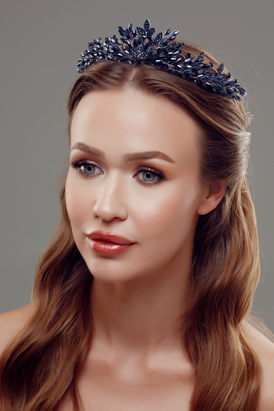 Magic Tiara İnci ve Kristal Taşlı Gelin Tacı – Işıltılı ve Zarif Tasarım